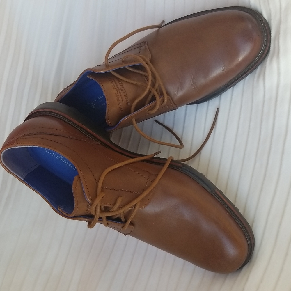 SIZE 10, MARK  NASON SKECHERS LEATHER UPPER MEMORY LUX FOAM SHOES